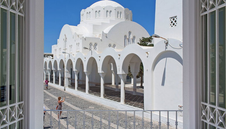 4* Atlantis Hotel Santorini