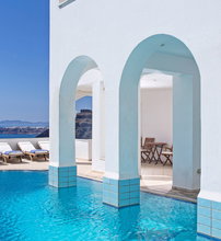 4* Atlantis Hotel Santorini