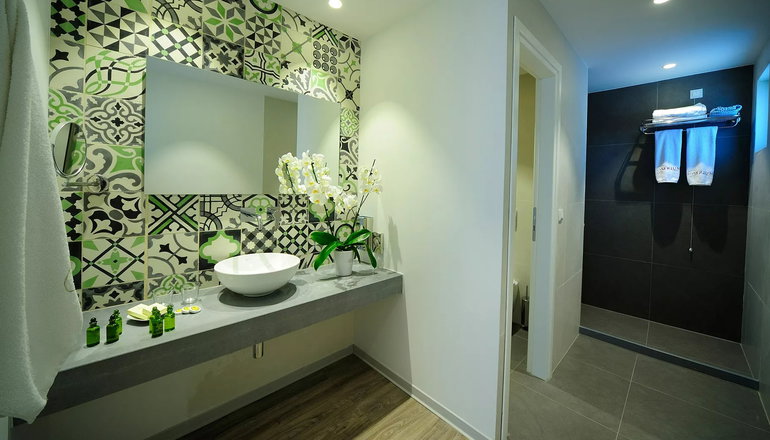 4* Atrium Ambiance Hotel
