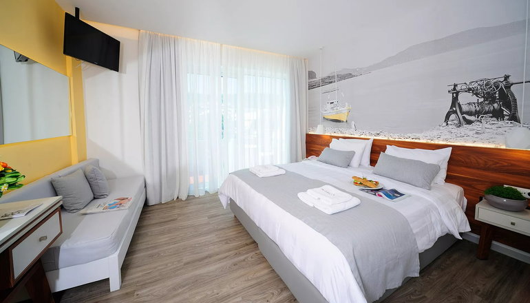 4* Atrium Ambiance Hotel
