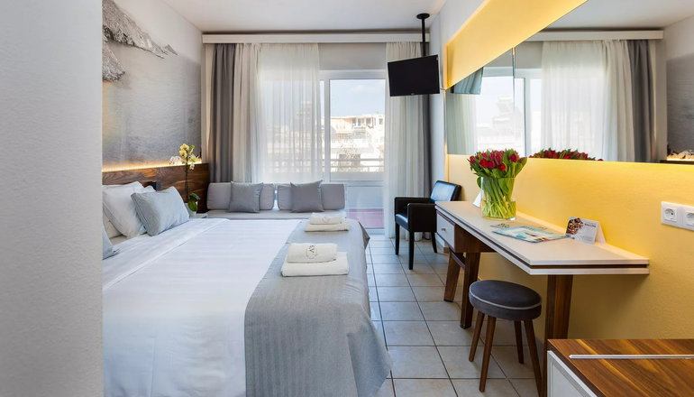 4* Atrium Ambiance Hotel