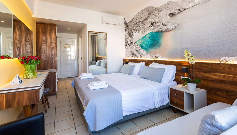 4* Atrium Ambiance Hotel