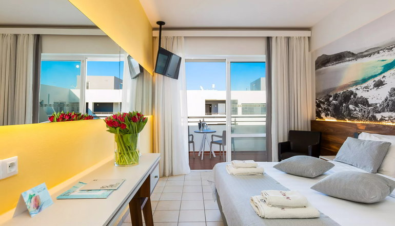 4* Atrium Ambiance Hotel