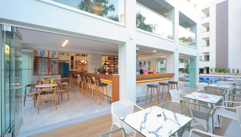 4* Atrium Ambiance Hotel