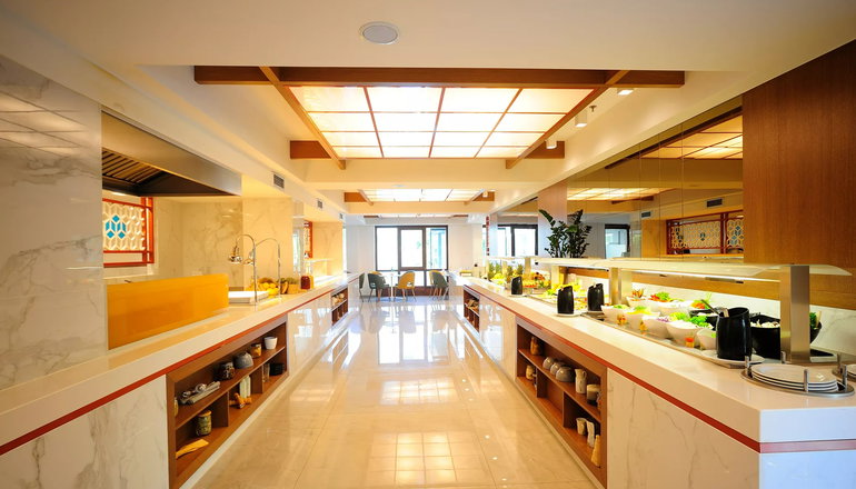 4* Atrium Ambiance Hotel