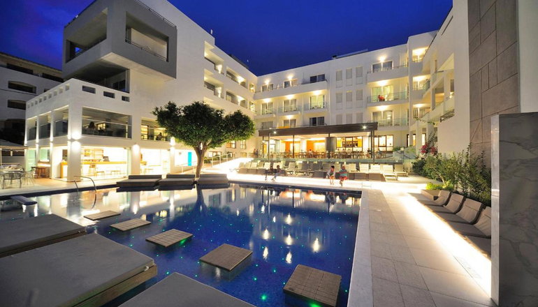 4* Atrium Ambiance Hotel