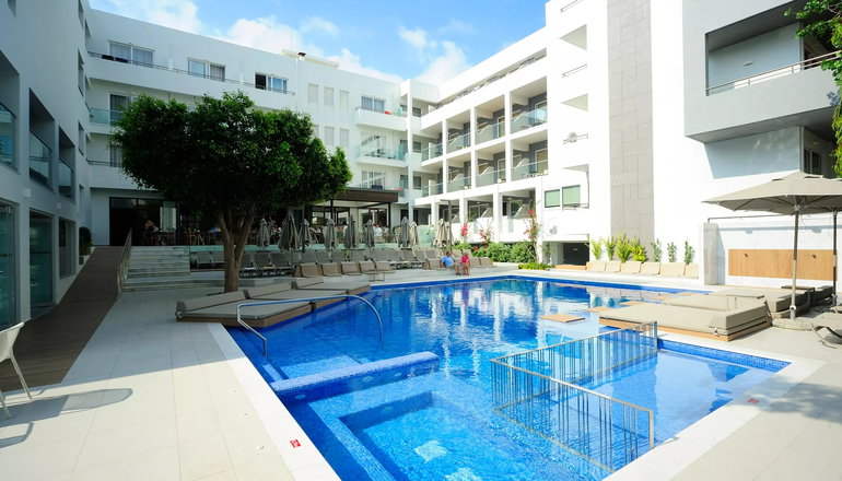 4* Atrium Ambiance Hotel