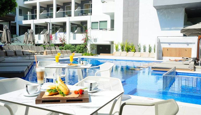 4* Atrium Ambiance Hotel
