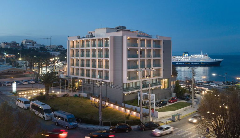 4* Avra Hotel