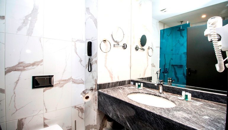 4* Best Western Plus Premium Inn & Casino