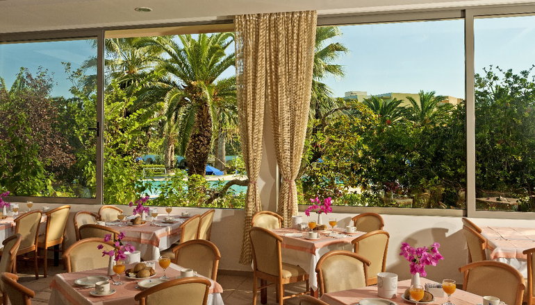 4* Blue Horizon Hotel