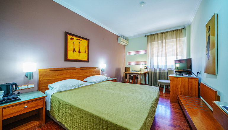 4* Capsis Hotel
