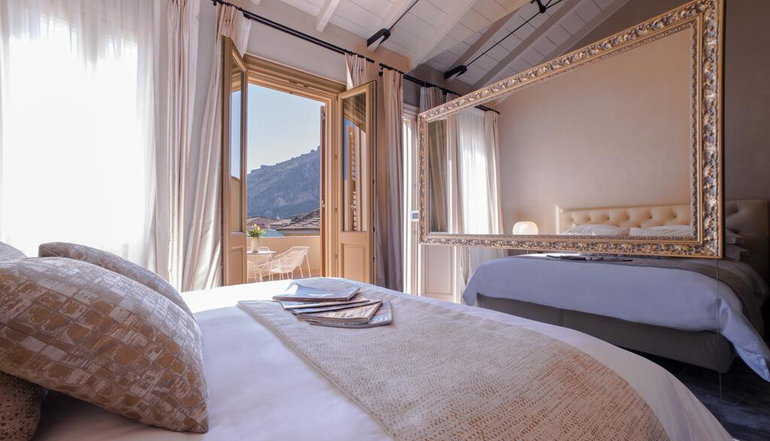 4* Castellano Hotel & Suites