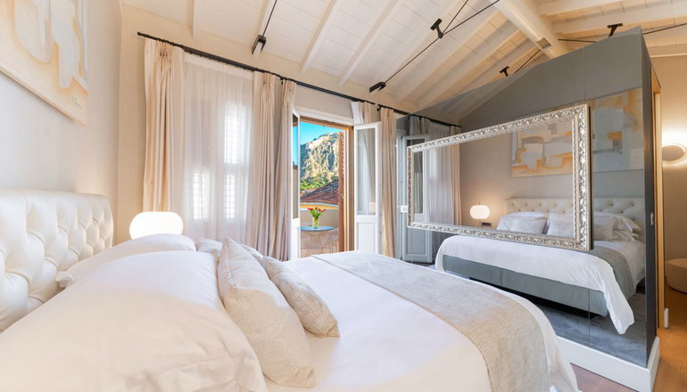 4* Castellano Hotel & Suites