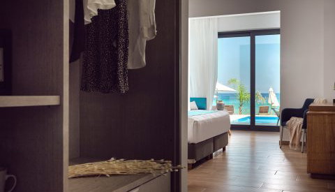 4* Cavo Orient Beach Hotel