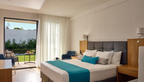 4* Cavo Orient Beach Hotel