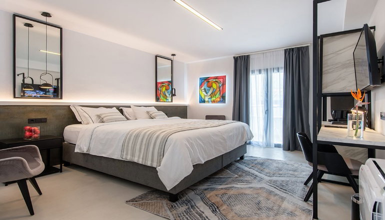 4* Central Boutique Hotel by Naoussa Hills