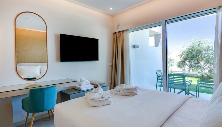 4* Colonides Beach Hotel