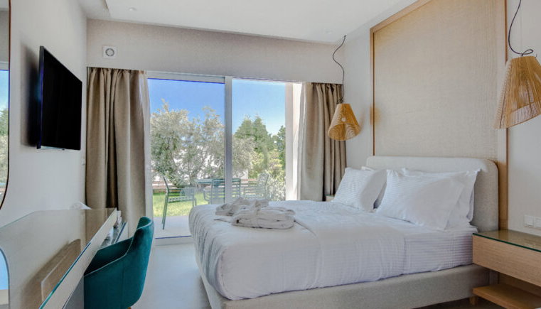 4* Colonides Beach Hotel