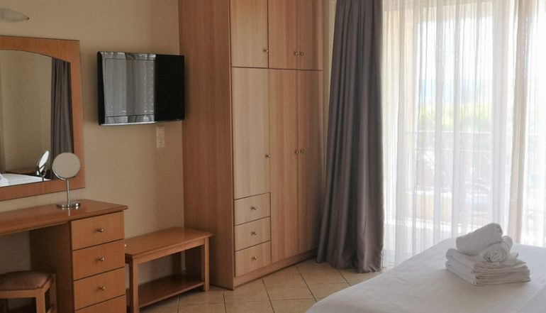 4* Colonides Beach Hotel