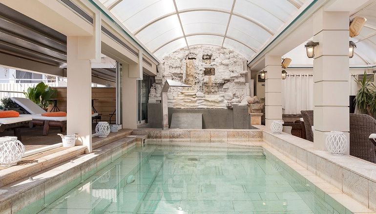 4* Coral Hotel