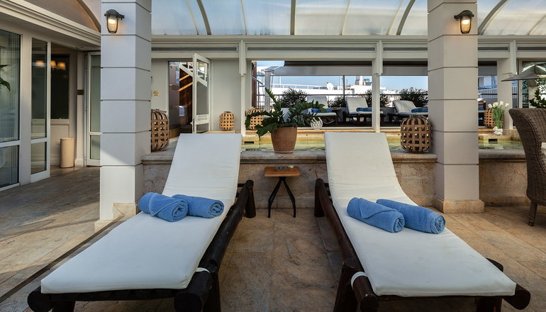 4* Coral Hotel