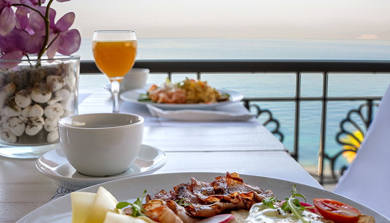 4* Coral Hotel