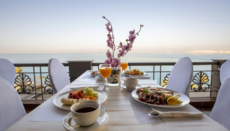 4* Coral Hotel