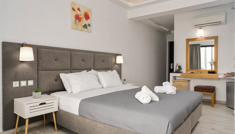 4* Crystal Beach Hotel