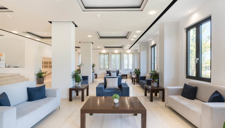 4* Crystal Beach Hotel
