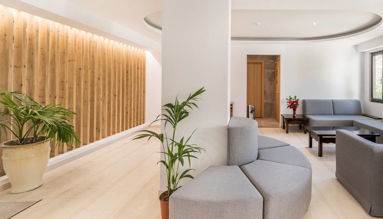 4* Crystal Beach Hotel