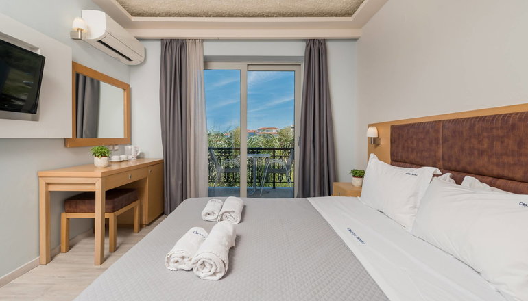 4* Crystal Beach Hotel