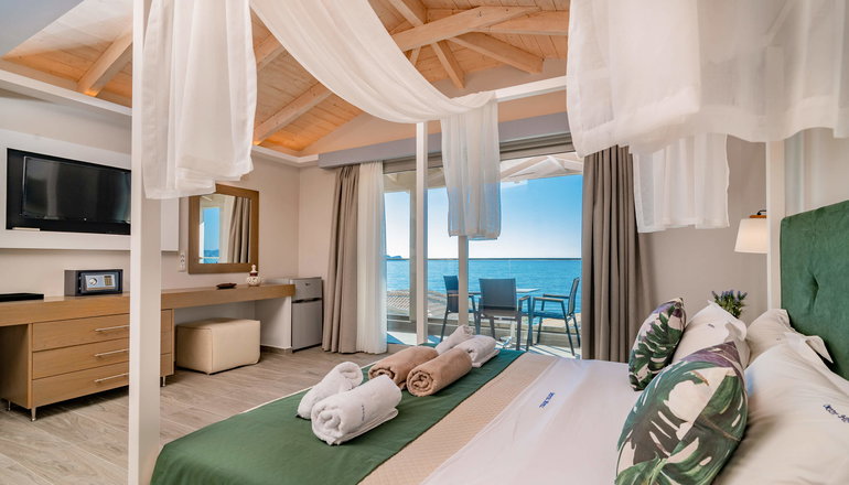 4* Crystal Beach Hotel