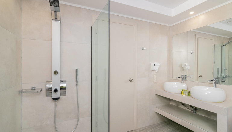 4* Crystal Beach Hotel