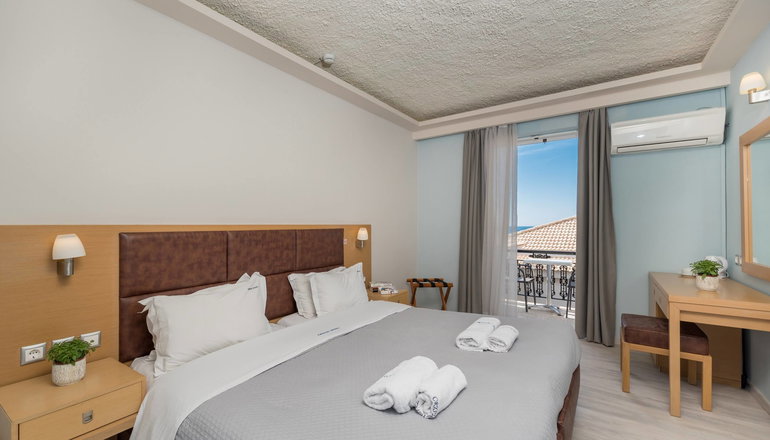 4* Crystal Beach Hotel