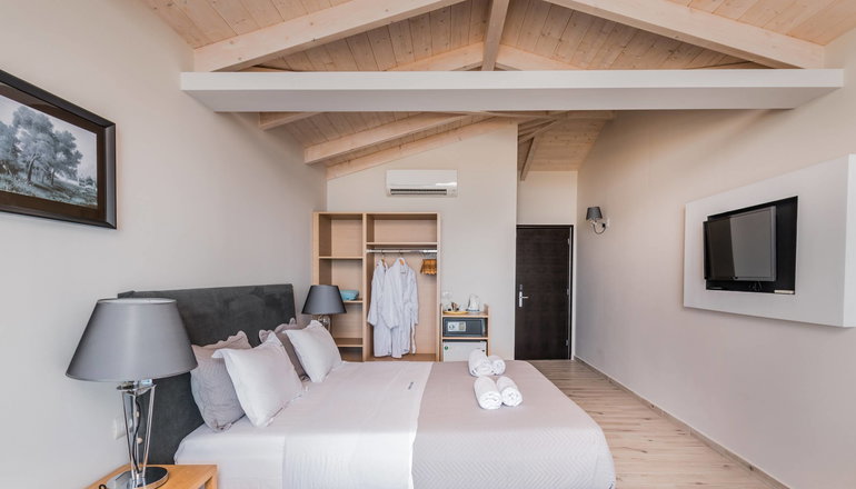 4* Crystal Beach Hotel