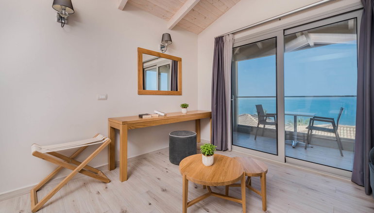4* Crystal Beach Hotel