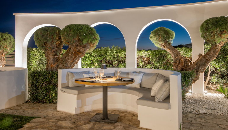 4* Crystal Beach Hotel