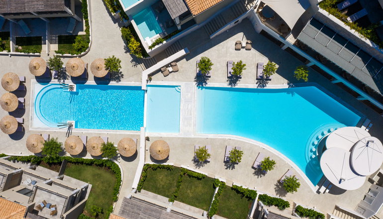 4* Crystal Waters