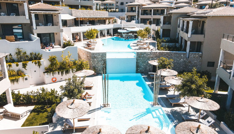 4* Crystal Waters