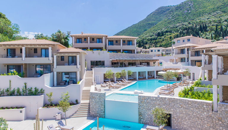 4* Crystal Waters