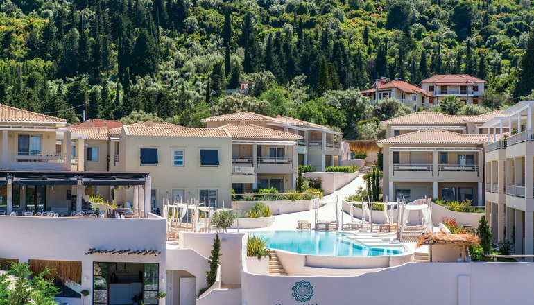 4* Crystal Waters
