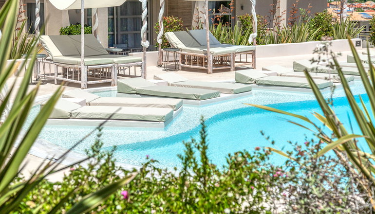 4* Crystal Waters