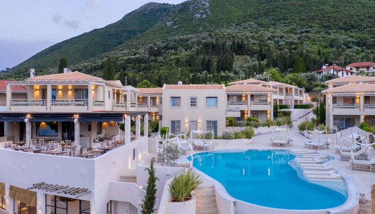 4* Crystal Waters