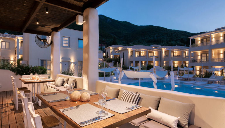 4* Crystal Waters