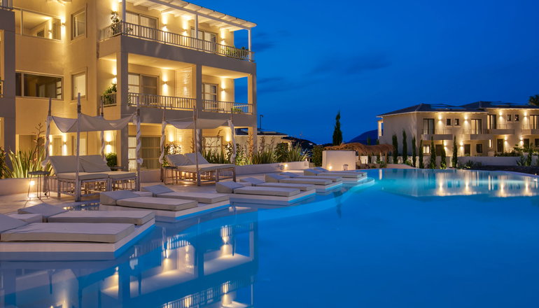 4* Crystal Waters