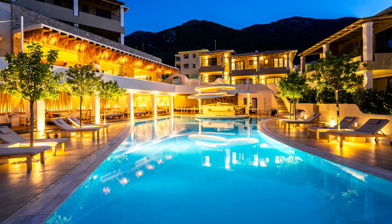 4* Crystal Waters