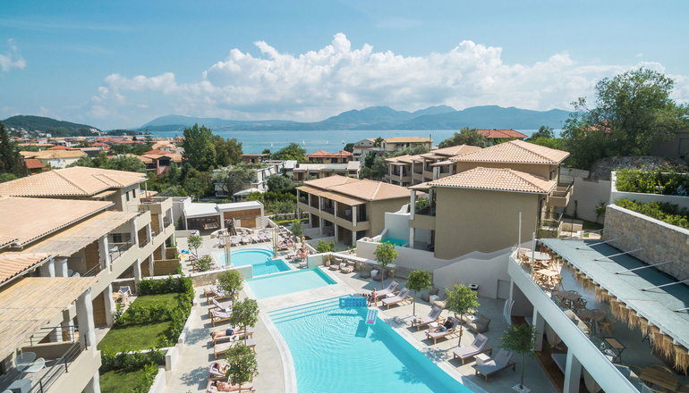 4* Crystal Waters