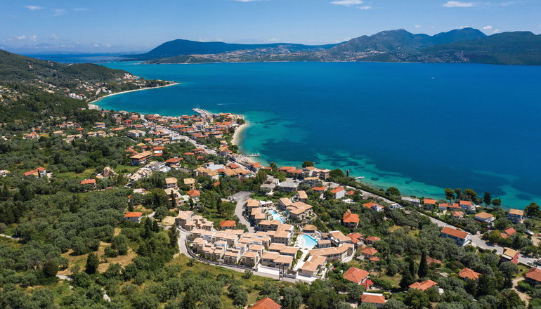 4* Crystal Waters