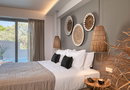 4* Crystal Waters